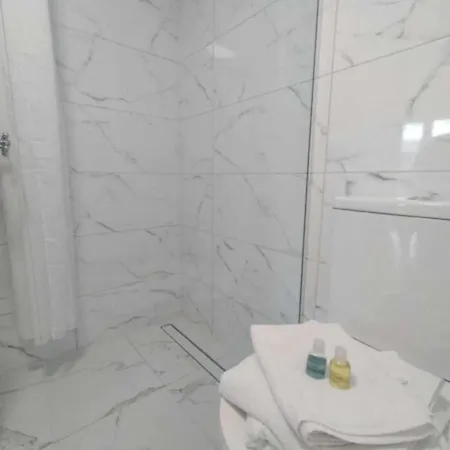 Δωμάτια σε οικογενειακή κατοικία G19 *